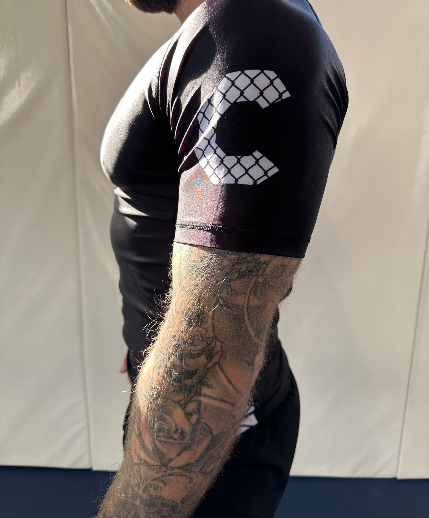 Outwork rashgaurd - Black & White