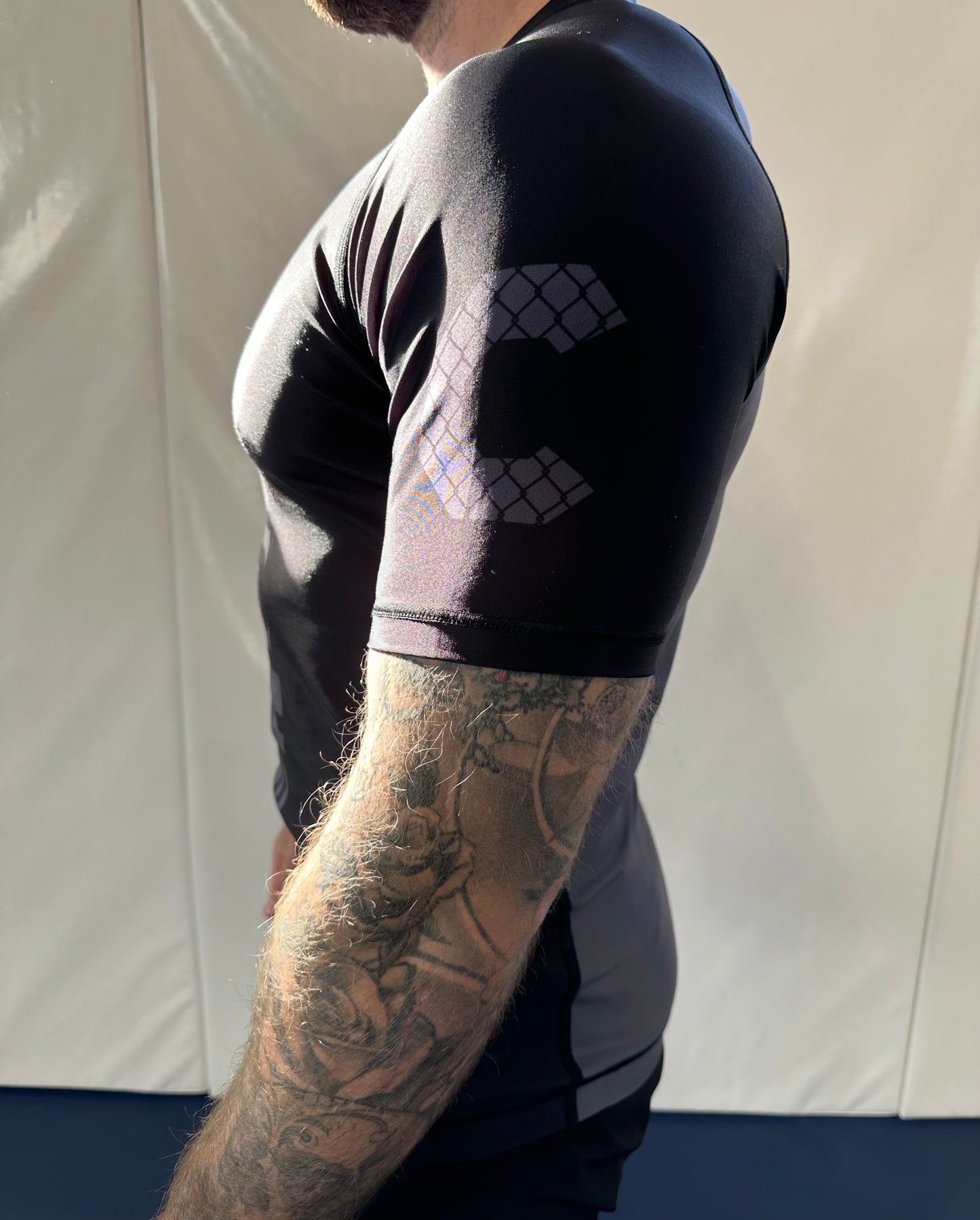 Conquer rashgaurd - Black & Grey