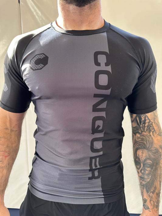 Conquer rashgaurd - Black & Grey